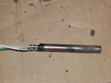 Fuseoverheat.jpg (33587 bytes)