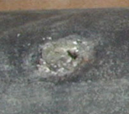 Motsblowhole.jpg (29105 bytes)